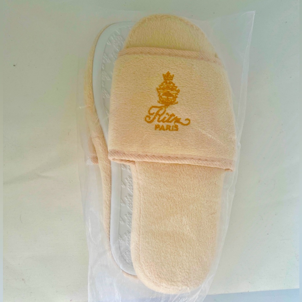NIB RITZ PARIS HOTEL SLIPPERS WOMANS SLIPPERS, NOT CARLTON
